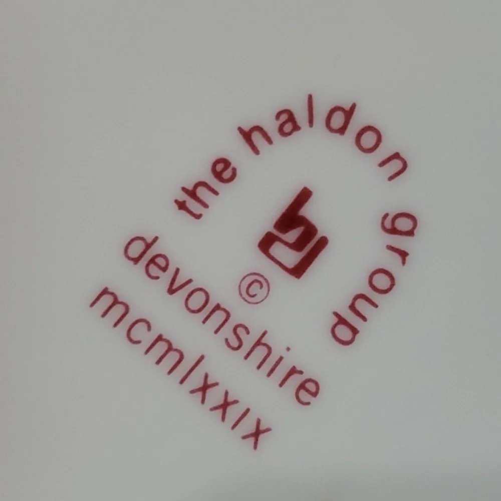 Haldon Group Devonshire rooster plate red and black - Picture 3 of 4